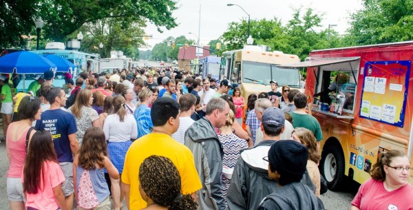 Food Truck-21-crowd